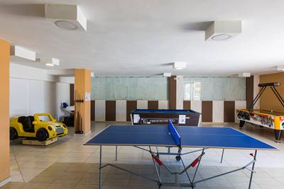 Table tennis